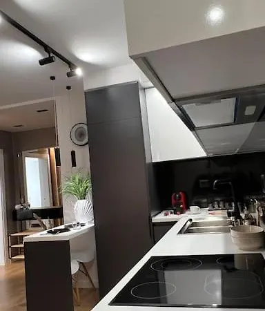 Center Thebeeapartment, Myslym Shyri Apartment