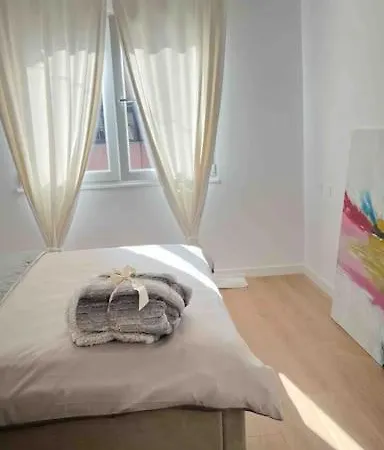 Center Thebeeapartment, Myslym Shyri Apartment *